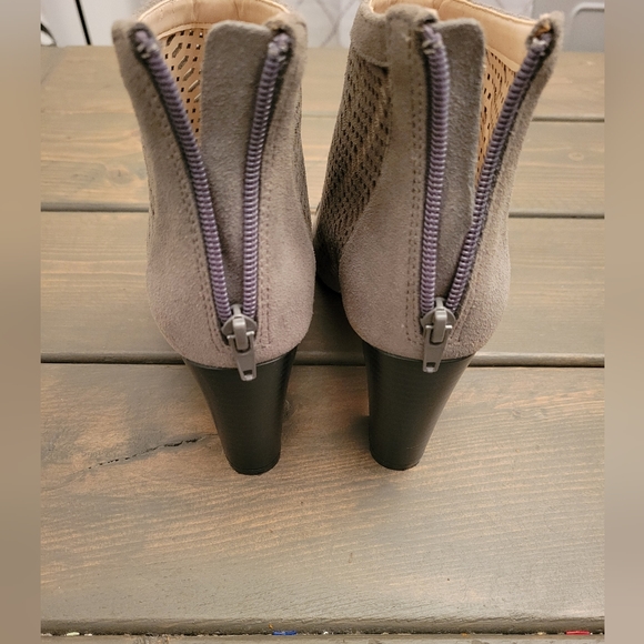 Brooks brothers heels size 7 - Picture 5 of 6